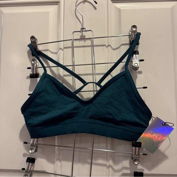 NWT Jolyn Women's Solid Mara Bikini Top Shade Peacock Green Size M - Picture 3 of 7